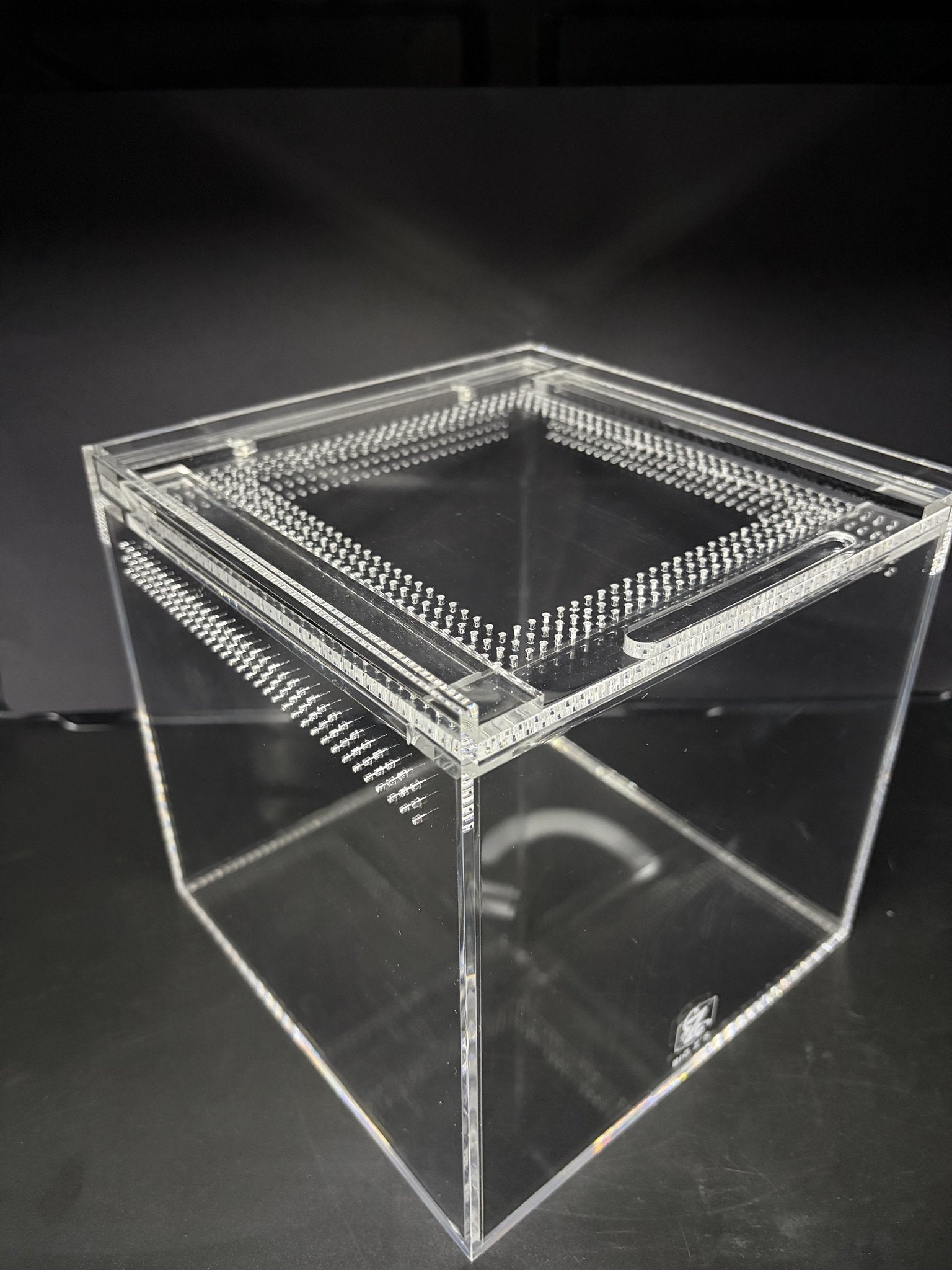 8 x 8 x 8 in Burrow Buddy Acrylic Enclosure, 5 mm